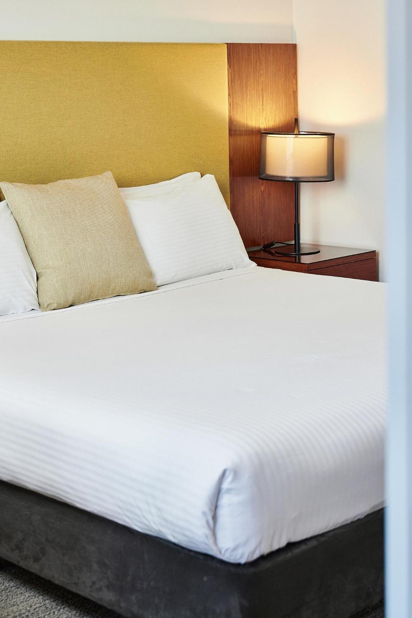 Quest Melbourne Airport Aparthotel Exterior photo
