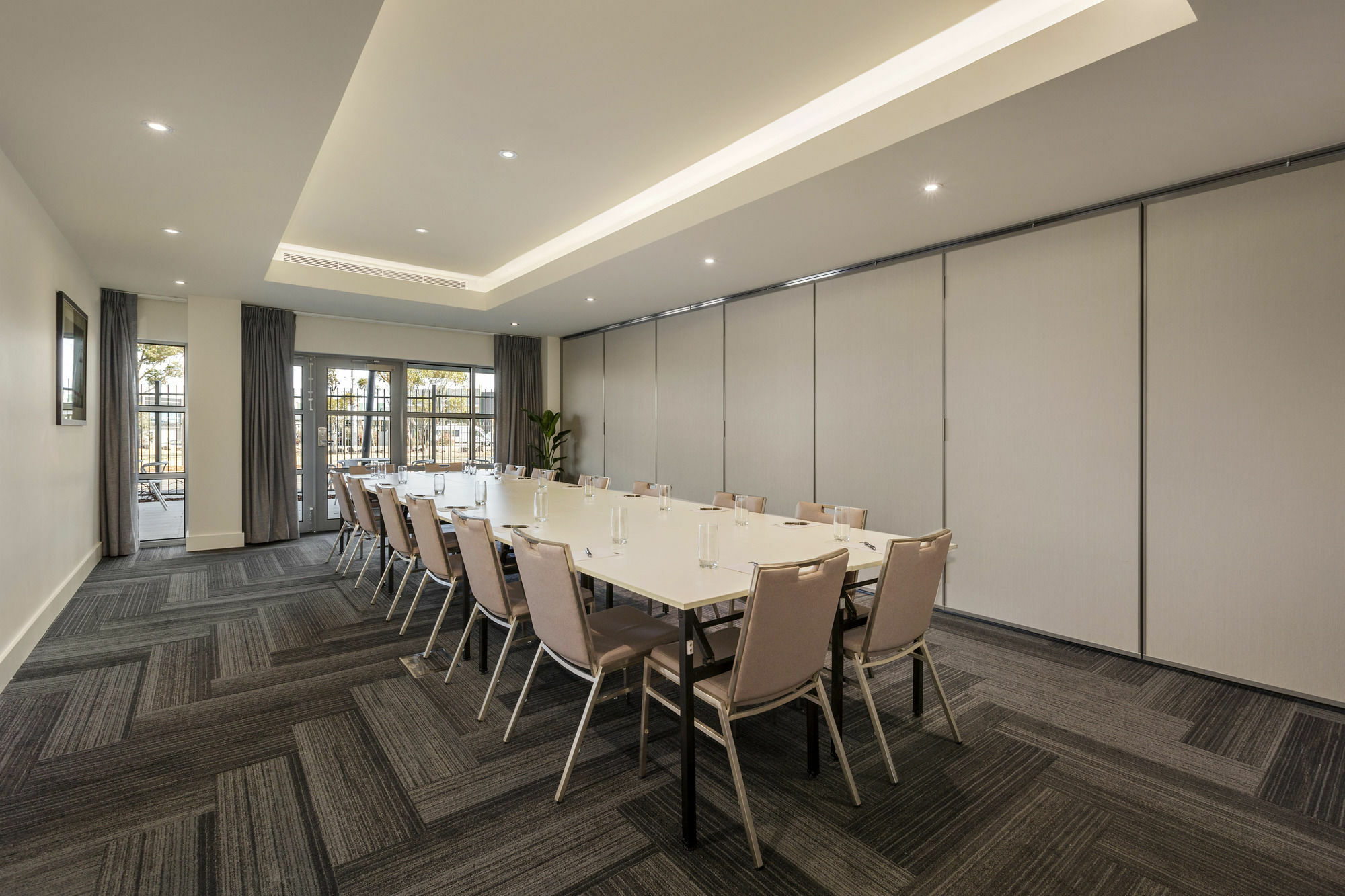 Quest Melbourne Airport Aparthotel Exterior photo