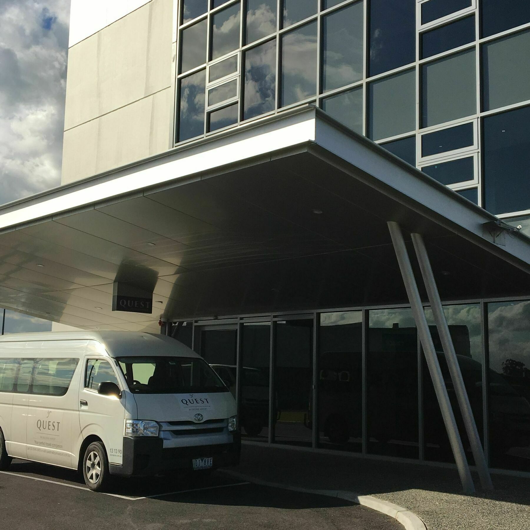 Quest Melbourne Airport Aparthotel Exterior photo